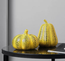 Load image into Gallery viewer, Escultura de Calabaza (Yayoi Kusama)
